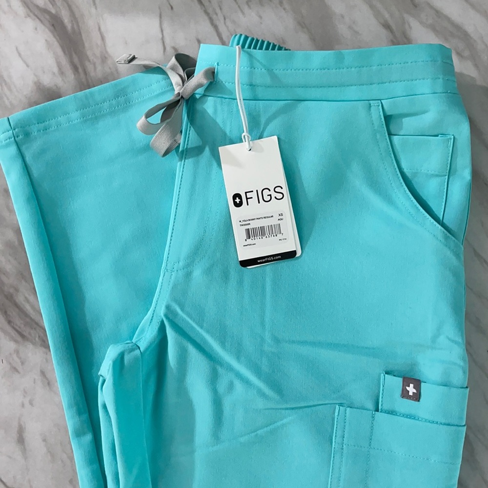 FIGS brand new scrub pants size XS. yola skinny